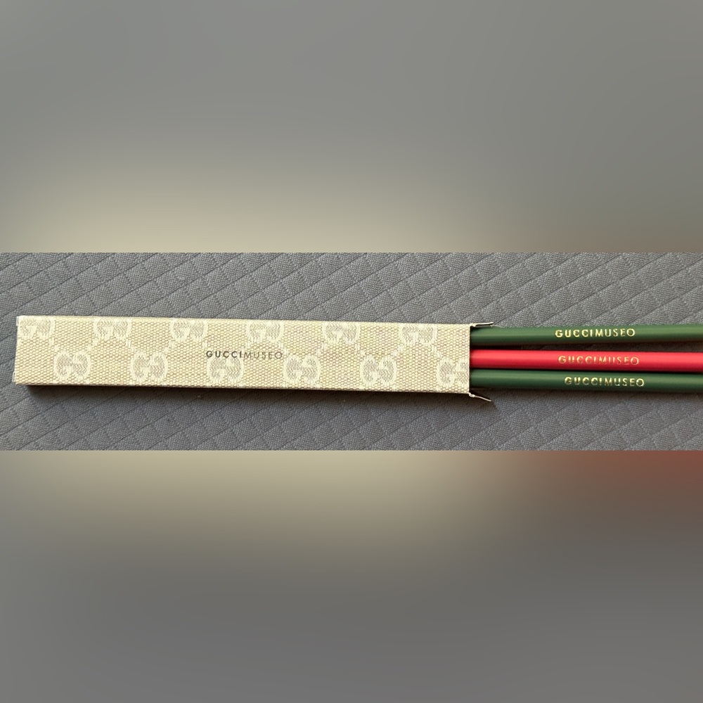 Gucci Museo Beige Pencil Set - Picture 3 of 3